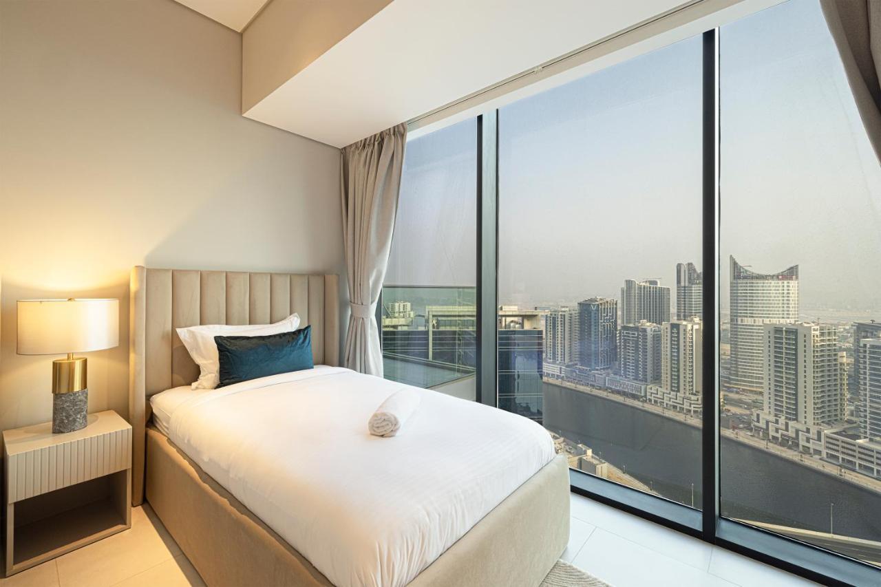 Magnificent 3br Spectacular Canal & Burj View * Dubai