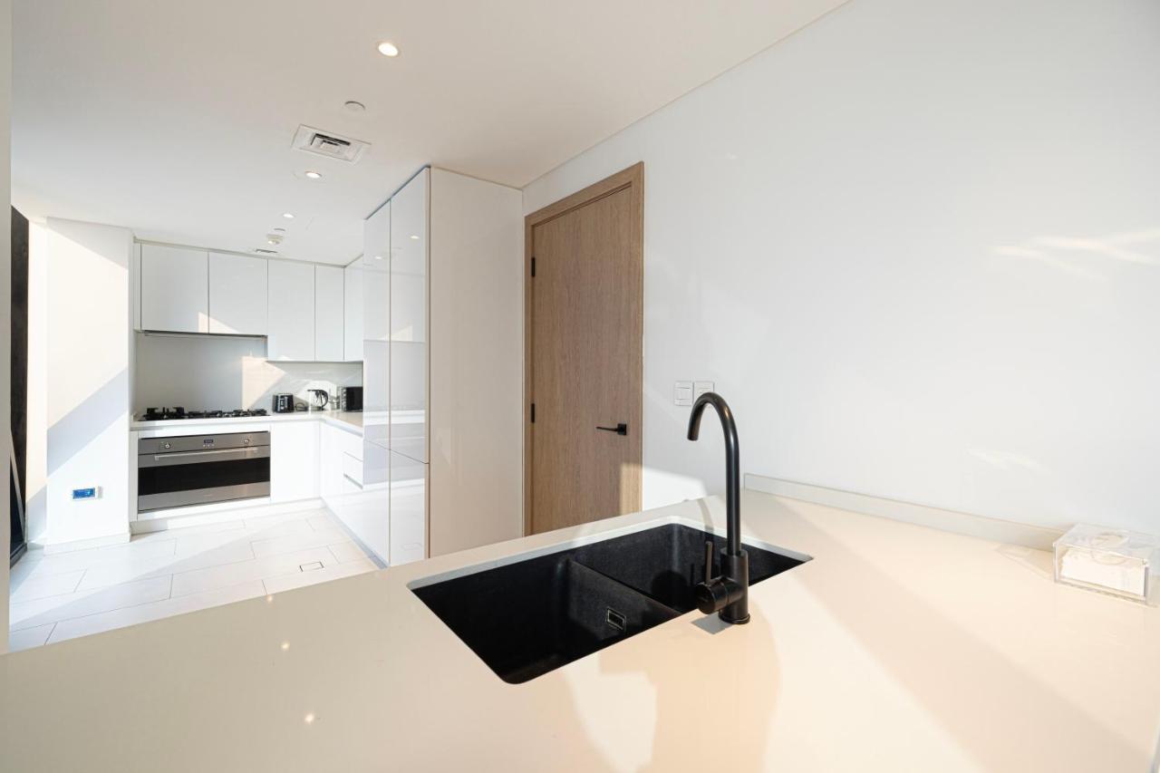 Magnificent 3br Spectacular Canal & Burj View *