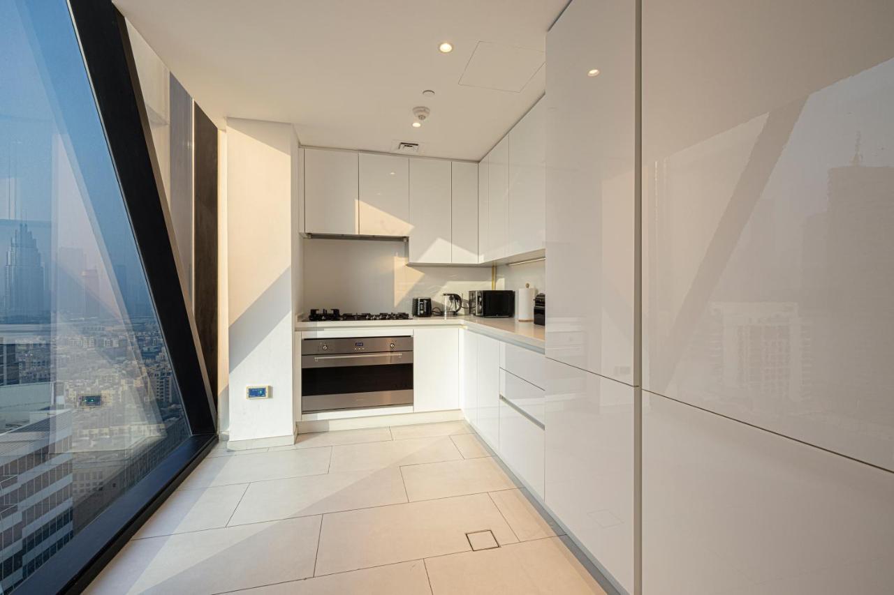 Magnificent 3br Spectacular Canal & Burj View Dubai
